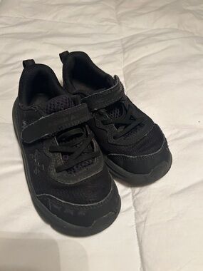 Under Armour Black Kids' Hook-and-Loop Athletic Sneakers